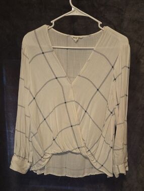 eesome White Plaid Wrap Blouse